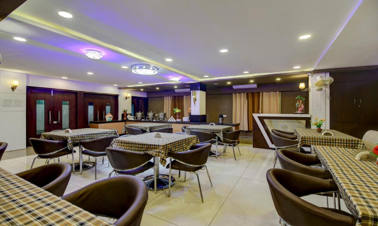 Hotel Signature Planet Indore Eksteriør bilde