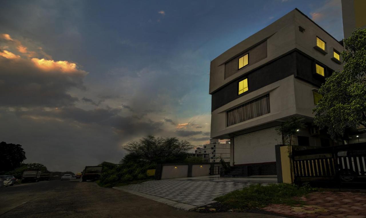 Hotel Signature Planet Indore Eksteriør bilde