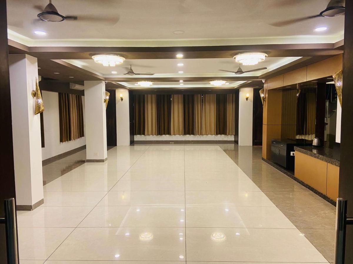 Hotel Signature Planet Indore Eksteriør bilde