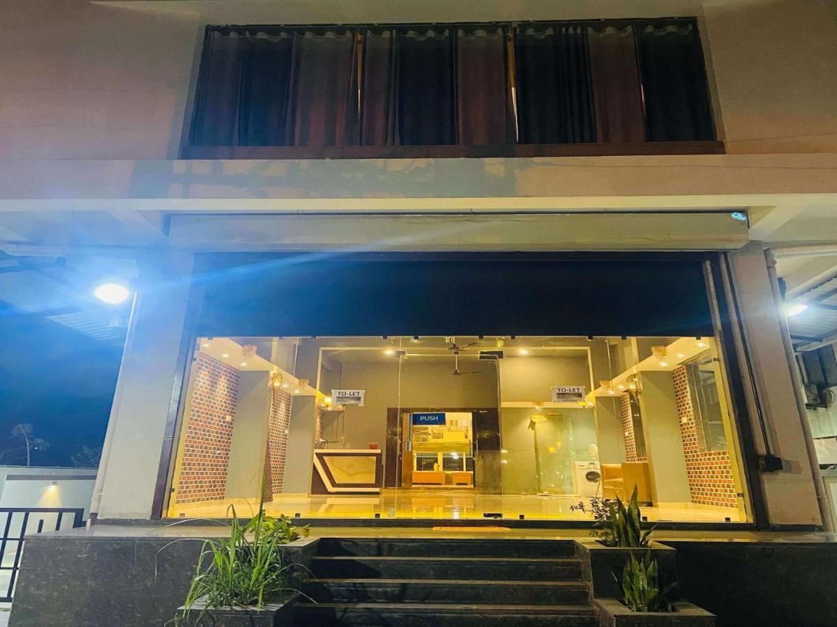 Hotel Signature Planet Indore Eksteriør bilde
