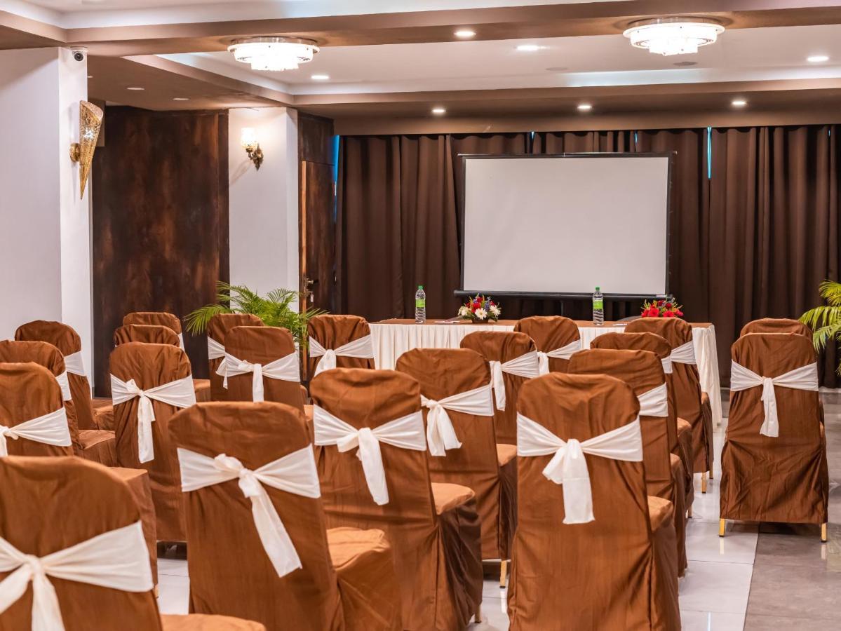 Hotel Signature Planet Indore Eksteriør bilde