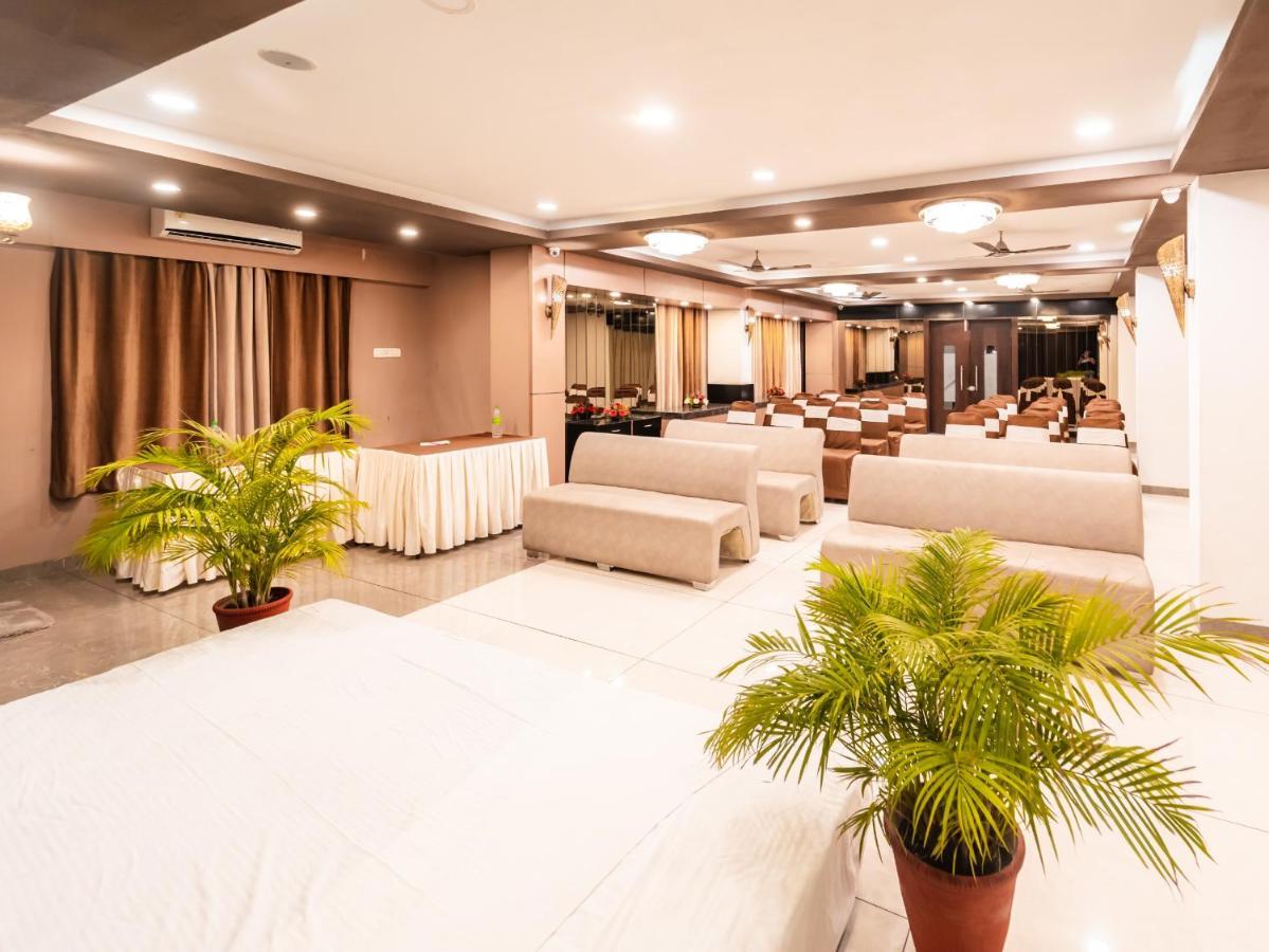 Hotel Signature Planet Indore Eksteriør bilde