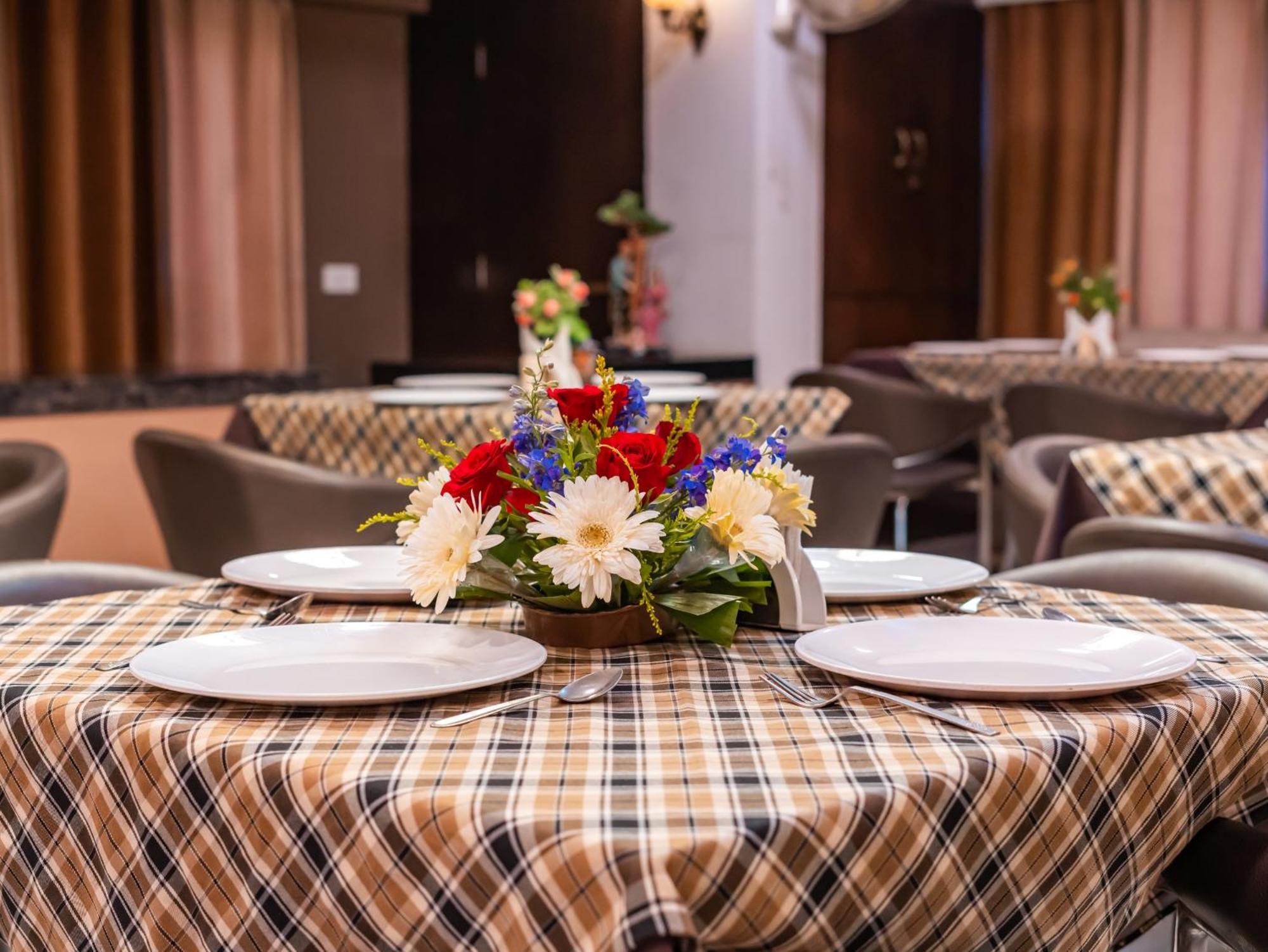Hotel Signature Planet Indore Eksteriør bilde