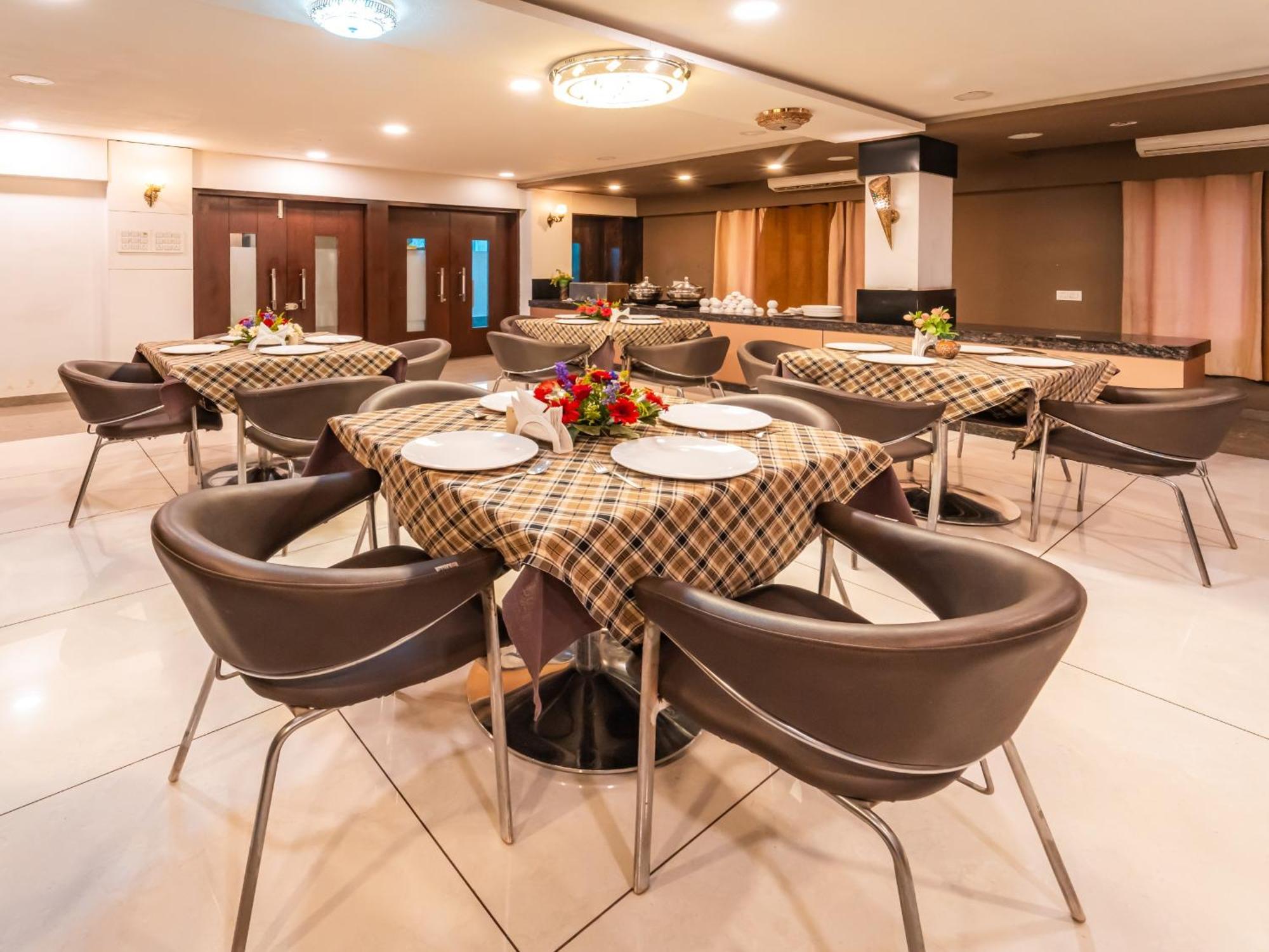 Hotel Signature Planet Indore Eksteriør bilde